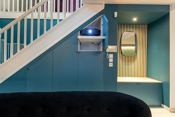 Création de mobiliers sur-mesure de rangement sous escalier pour optimiser l'espace de votre logement en Essonne près d'Igny et de Massy